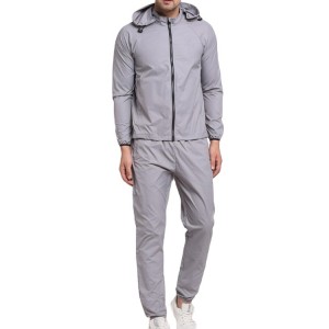 Wholesale Woven Fabric Zip Closure Lightweight Men’s Tracksuit With Side Pockets