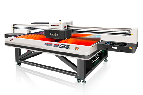 Avantazhet e printerëve me shtrat të sheshtë UV në industrinë e printimit dixhital