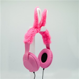 Playful Vibes: Cute Plush Ear Headphones for Fashionable Music Lovers