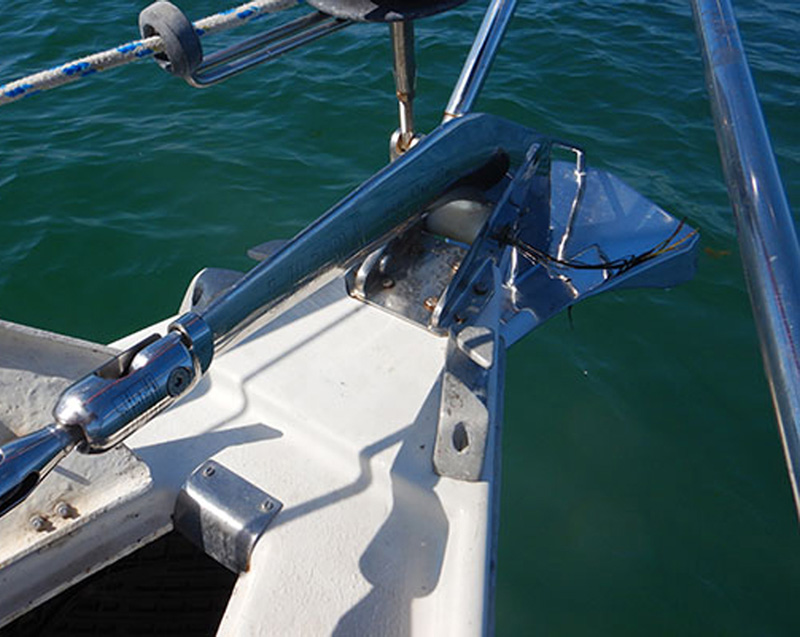 Essential Marine Hardware for Pontoon Boats: What to Consider