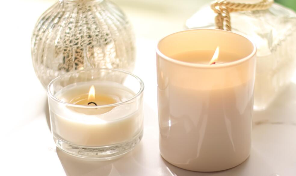 Candle: flame flickers, candle oil flows