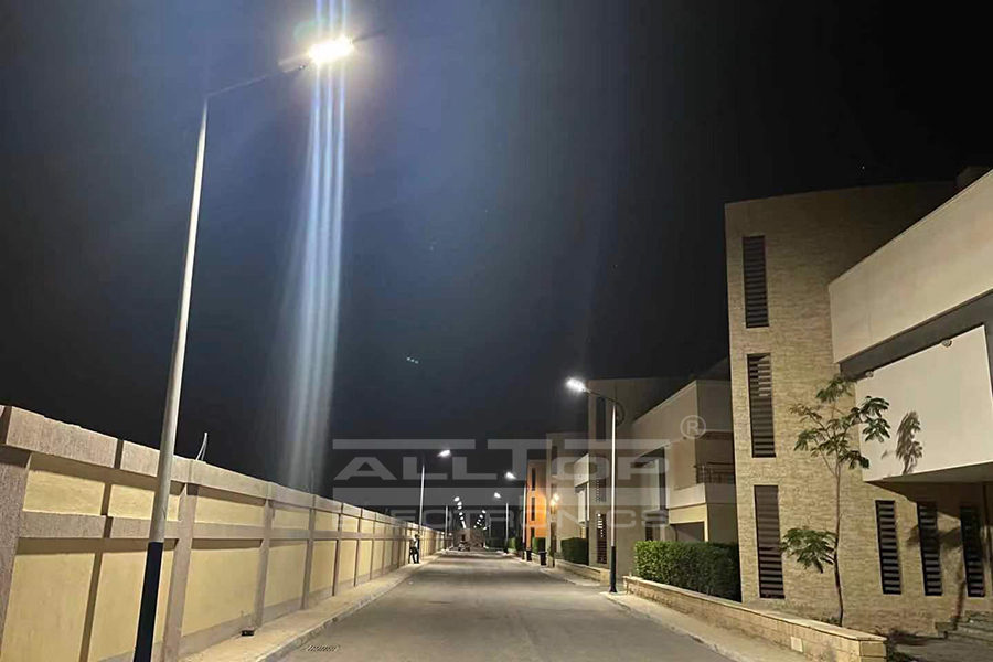 Solar street lights successfully installed on Saudi roads