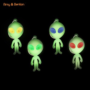 Novelty Luminous Glow in Dark Alien Toys Alien keychain For Kids Outer Space Party Favors