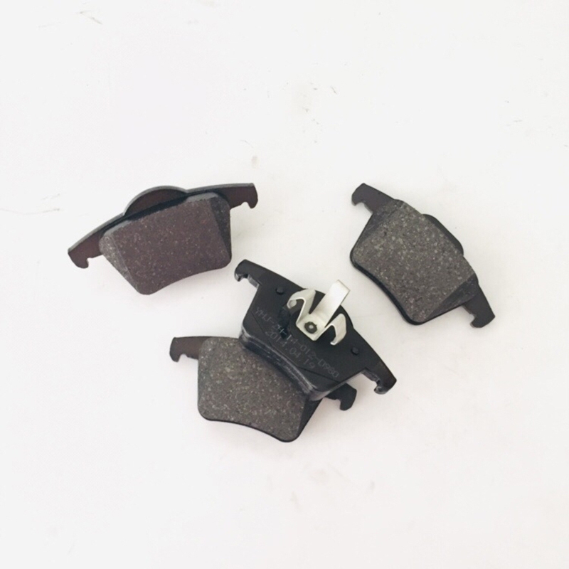 D980 Ceramic Formula Brake Pads Auto Parts for VOLVO Car Spare Parts (2 745 12) Featured Image