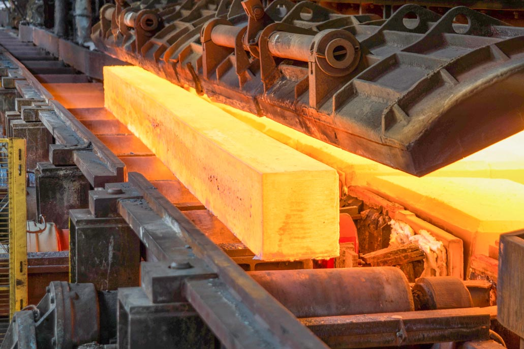 How to control the temperature and composition of the melt during the manufacturing process of high-temperature alloys?