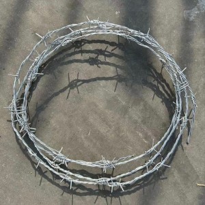 Silet Barbed Wire Pagar Panas Dipped Galvanized Barbed Wire