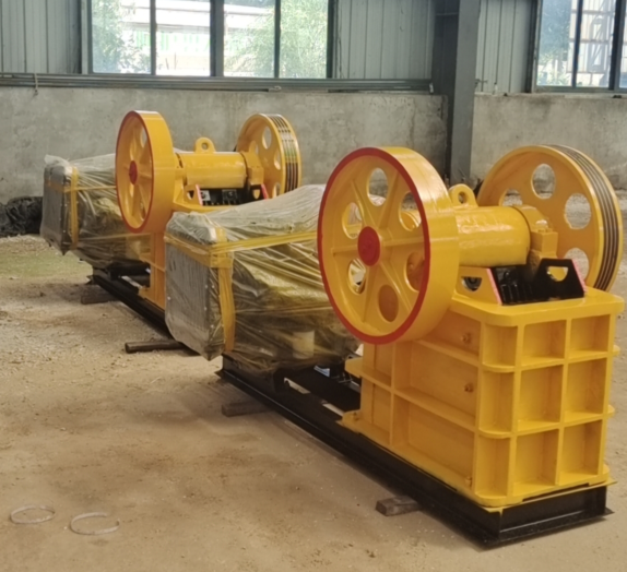 20 ton per hour diesel engine stone jaw crusher machine was finished and sent to Africa customer.