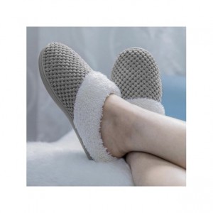 Womens cozy and comfortable house shoes fur slipper