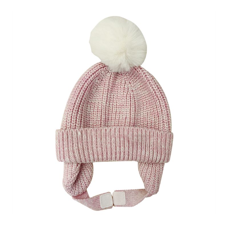 Aizsargājiet mazuļa ausis, obligāts priekšmets siltām ziemām