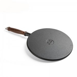 Cast iron fry pan with wooden handle