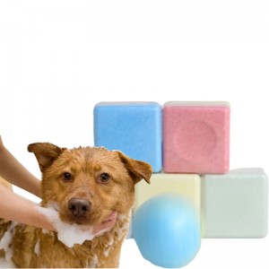 Wholesale natural organic vegan salt label pet bath bomb mini moisturizing customized perfumed dog bath bombs bubble