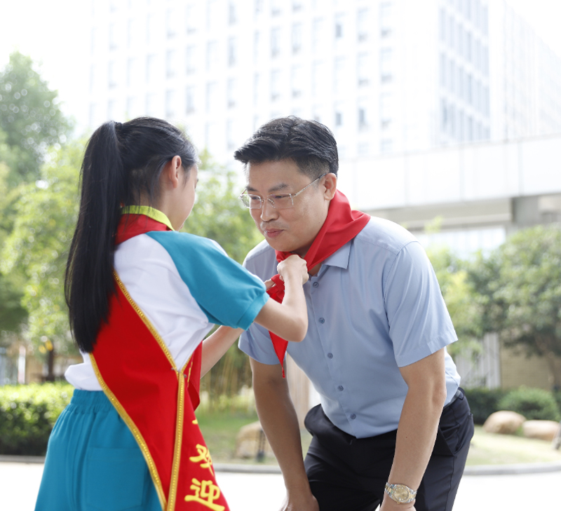 Cinta sajati nyaéta atikan sareng cinta ngabantosan masa depan!Upacara sumbangan cinta BEISIT Electric Tech (Hangzhou) Co., Ltd.