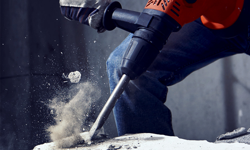 Heavy-duty rotary hammer designed for professional users
