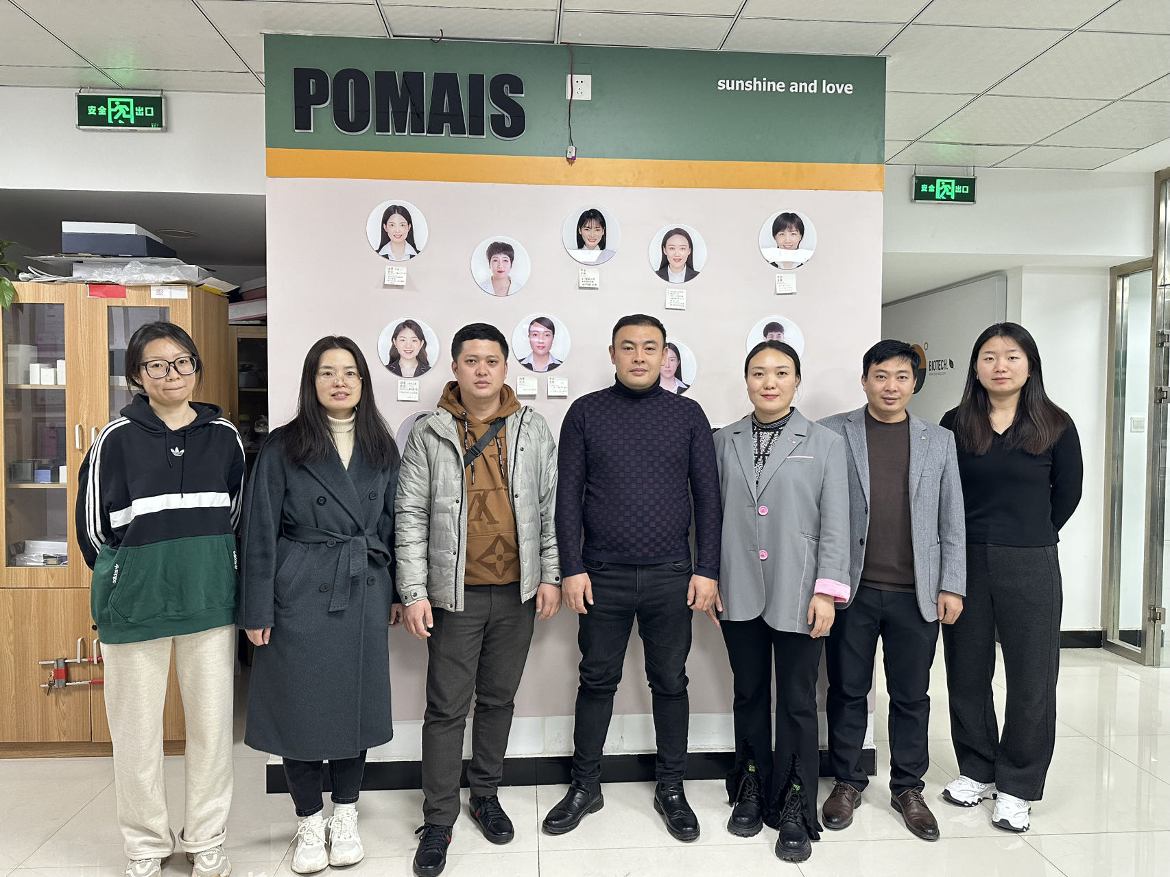 Welcome our customers to visit our company.