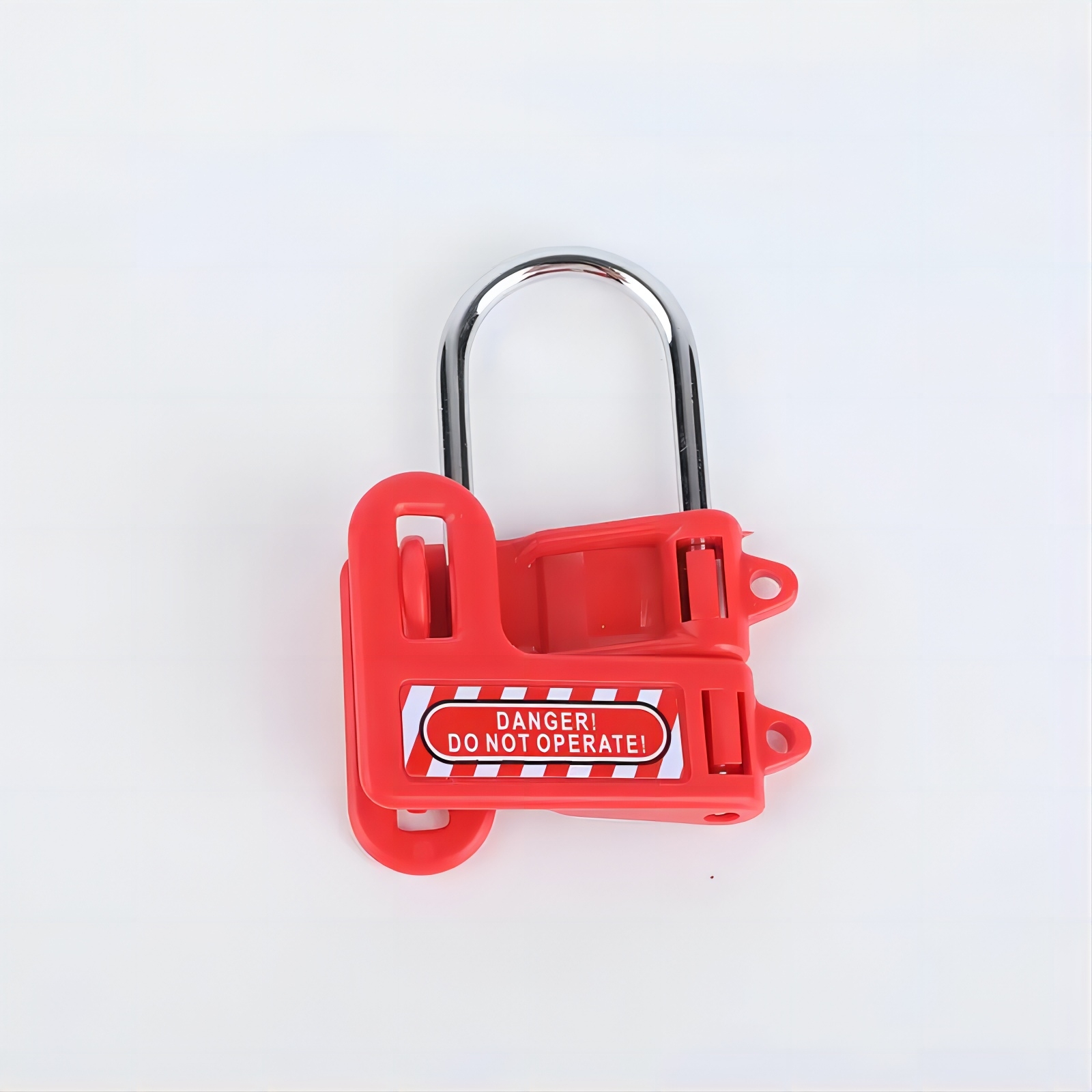 Butterfly anti-pry hasp lock