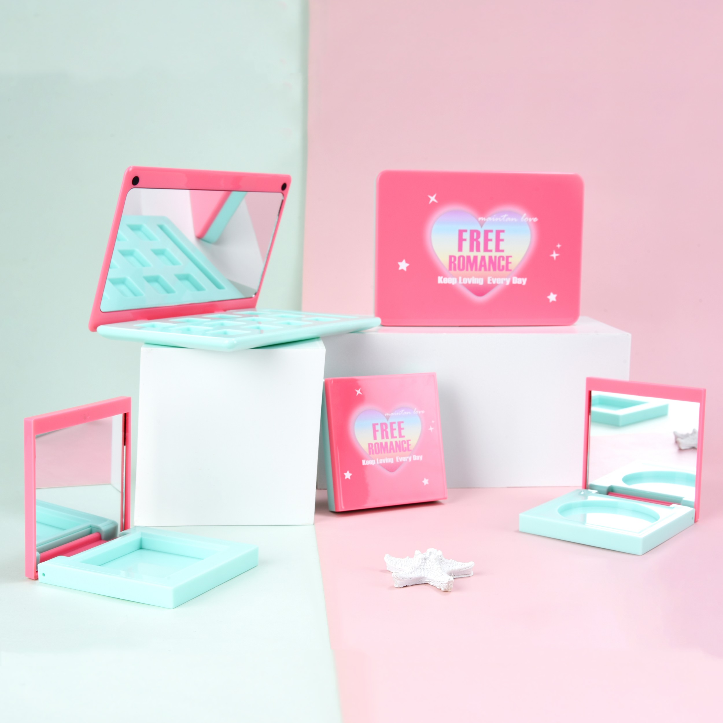 आईशैडो आईलैश या ब्लश के लिए नीले और गुलाबी रंग का प्लास्टिक कॉस्मेटिक बॉक्स