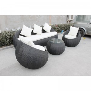 4-częściowy klasyczny zestaw do rozmów na patio z okrągłą sofą w kształcie jajka, rattanową