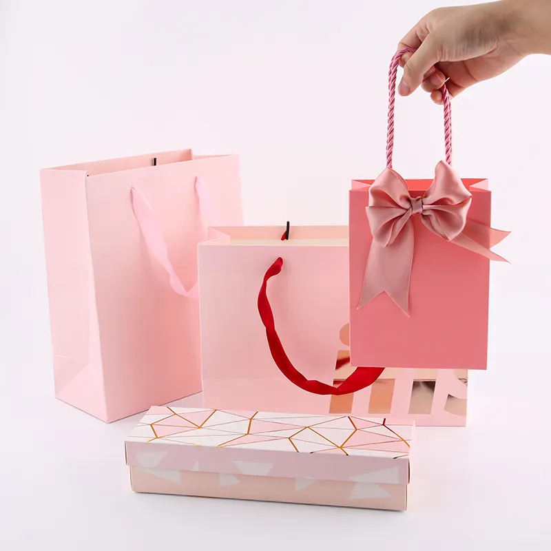 Customizable & Recyclable Shopping Cardboard Paper Bag with Handles