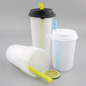 Vasos de plástico desechables y personalizables con tapas al por mayor