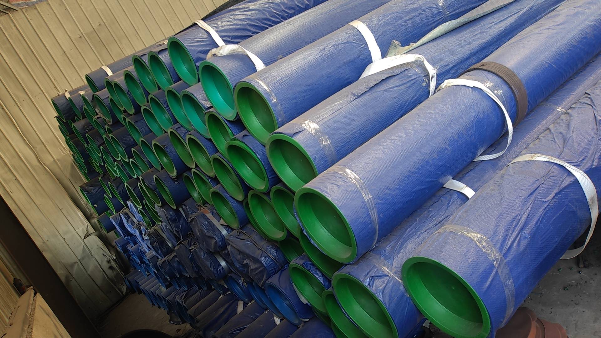 ASTM A53 GR.B seamless black painted steel pipe to Philippines