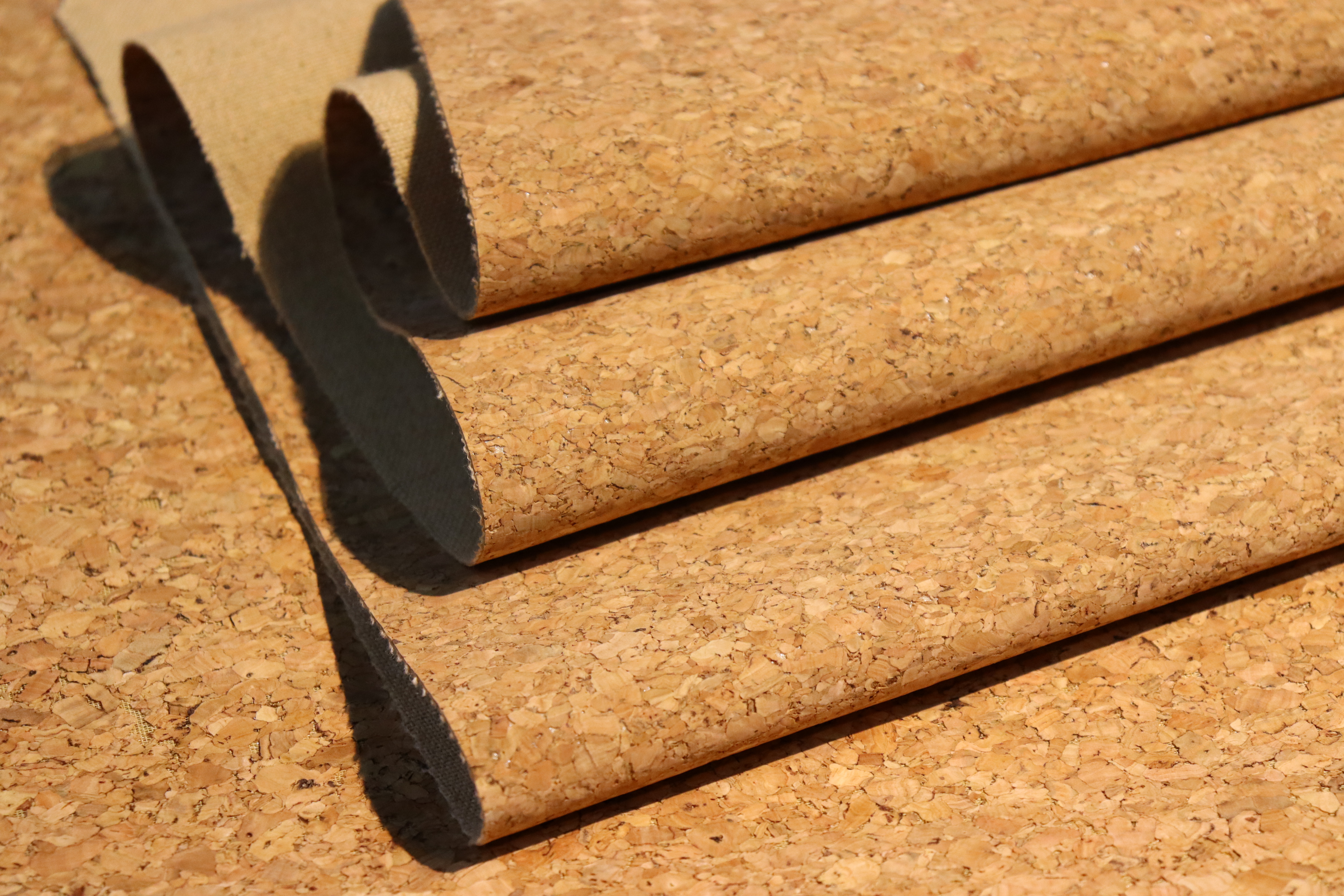 Eco friendly cork vegan leather fabrics for making shoes and handbags