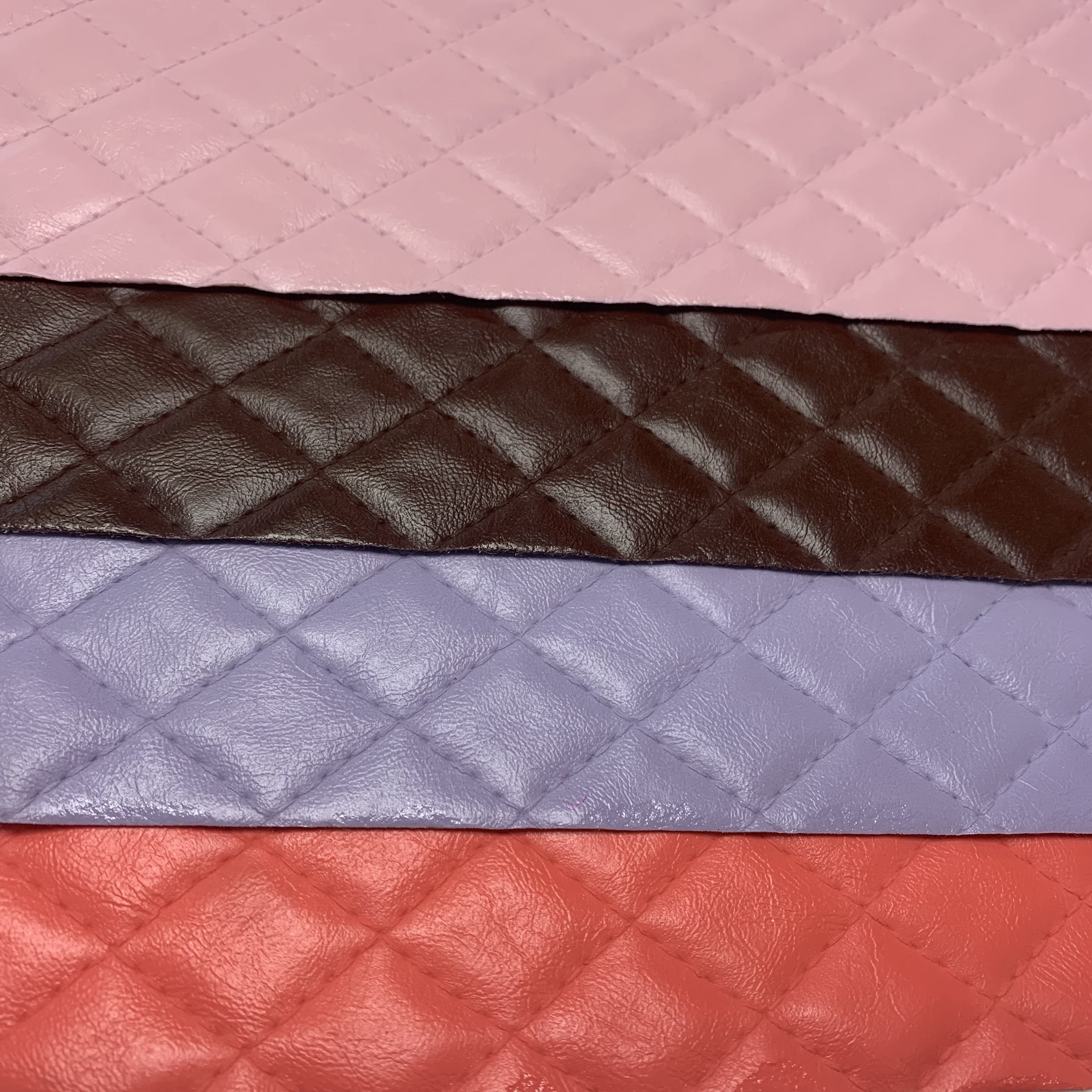 Faux Leather Professional Manufacturer Fire Resistant PVC leather for handbags Featured Image