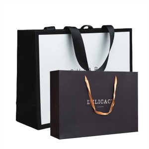 Luxury Replica Famous Band Black Paper Shopping Women’s Bag for Packaging Gift with Handle