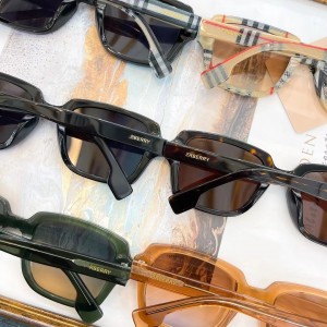 Classic Square Sunglasses BBR220130