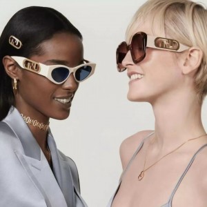 Women’s Thick Frame Fashion Sunglasses F210704