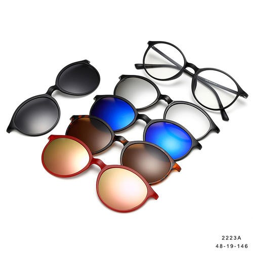 PC Clips On Sunglasses 5 In 1 Monobloc Lens T5252223