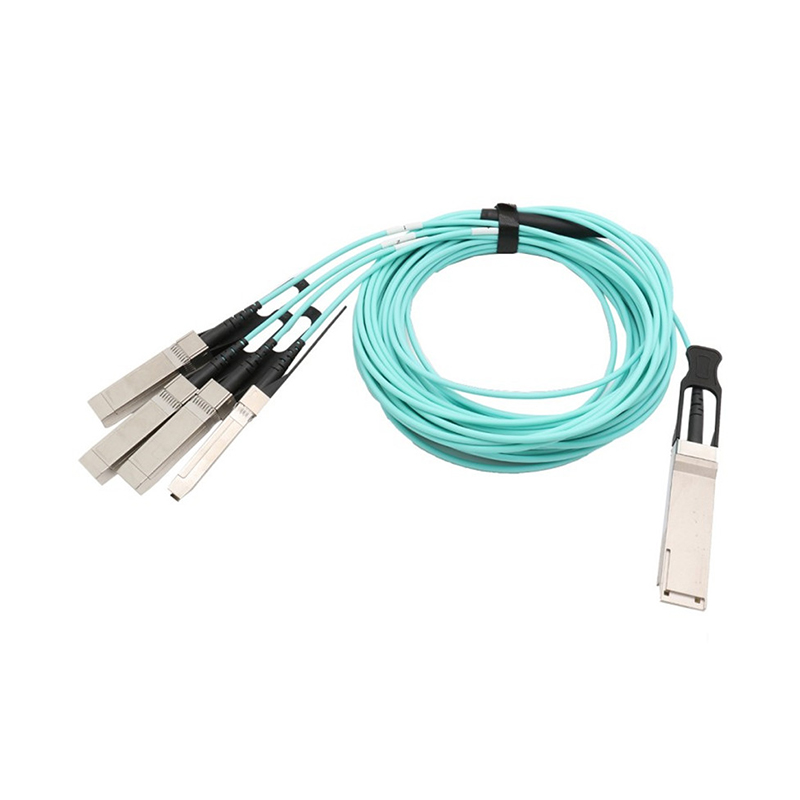 40G QSFP+ Breakout AOC kabel (QSFP+ až 4 x SFP+)