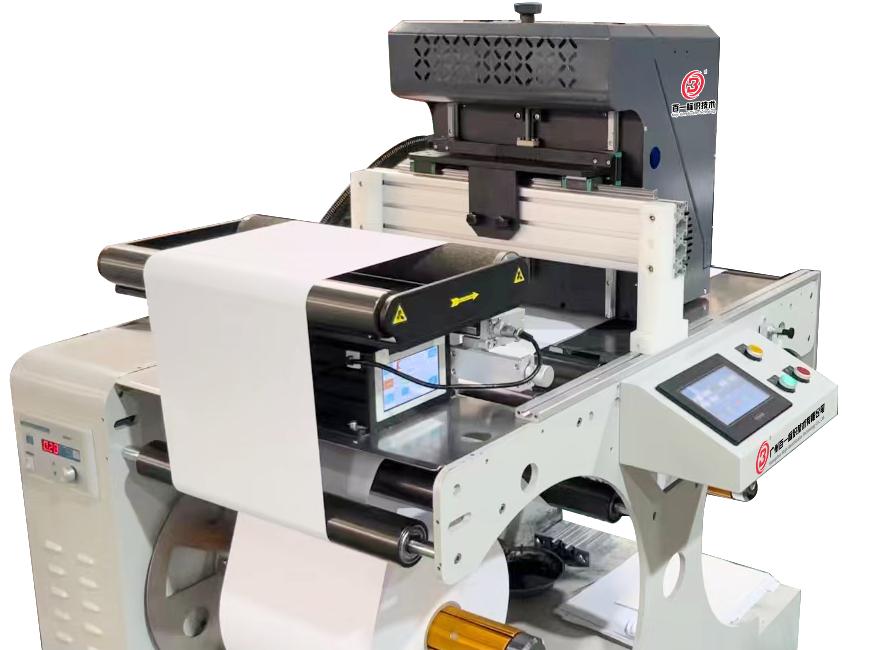 Digital printing system for roll material