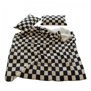 Wholesale Plush  Blanket - Super soft touch hot sale checkerboard fleece pillowcase flannel jacquard blanket – Baoyujia