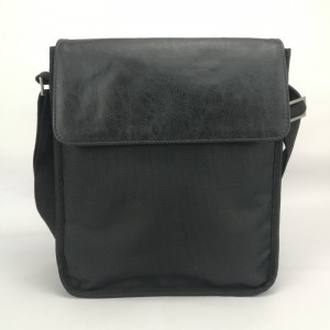 समायोज्य कंधे का पट्टा व्यापार कार्यालय यात्रा आपूर्ति के साथ क्लासिकल ब्लैक शोल्डर बैग