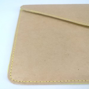 Brązowo-żółty filcowy minitorebka na iPada, teczka na dokumenty, list, koperta, papierowe portfolio, na artykuły papiernicze do domowego biura