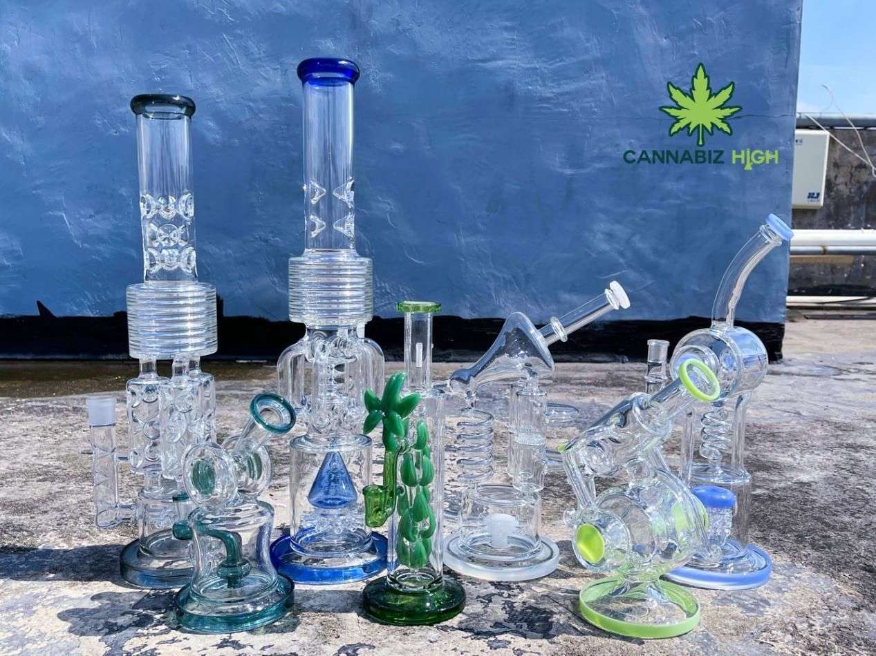 what are the styles of glass bong?