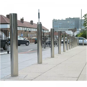 Wholesale Discount Steel Surface Mounted Security Black Oxiron Bollard Pipe Safety Fixed Bollard with Caps