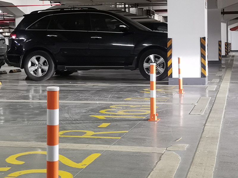 Nowość!Kolumnowa blokada parkingowa z okrągłą rurką – chroń swoje prywatne miejsce parkingowe!