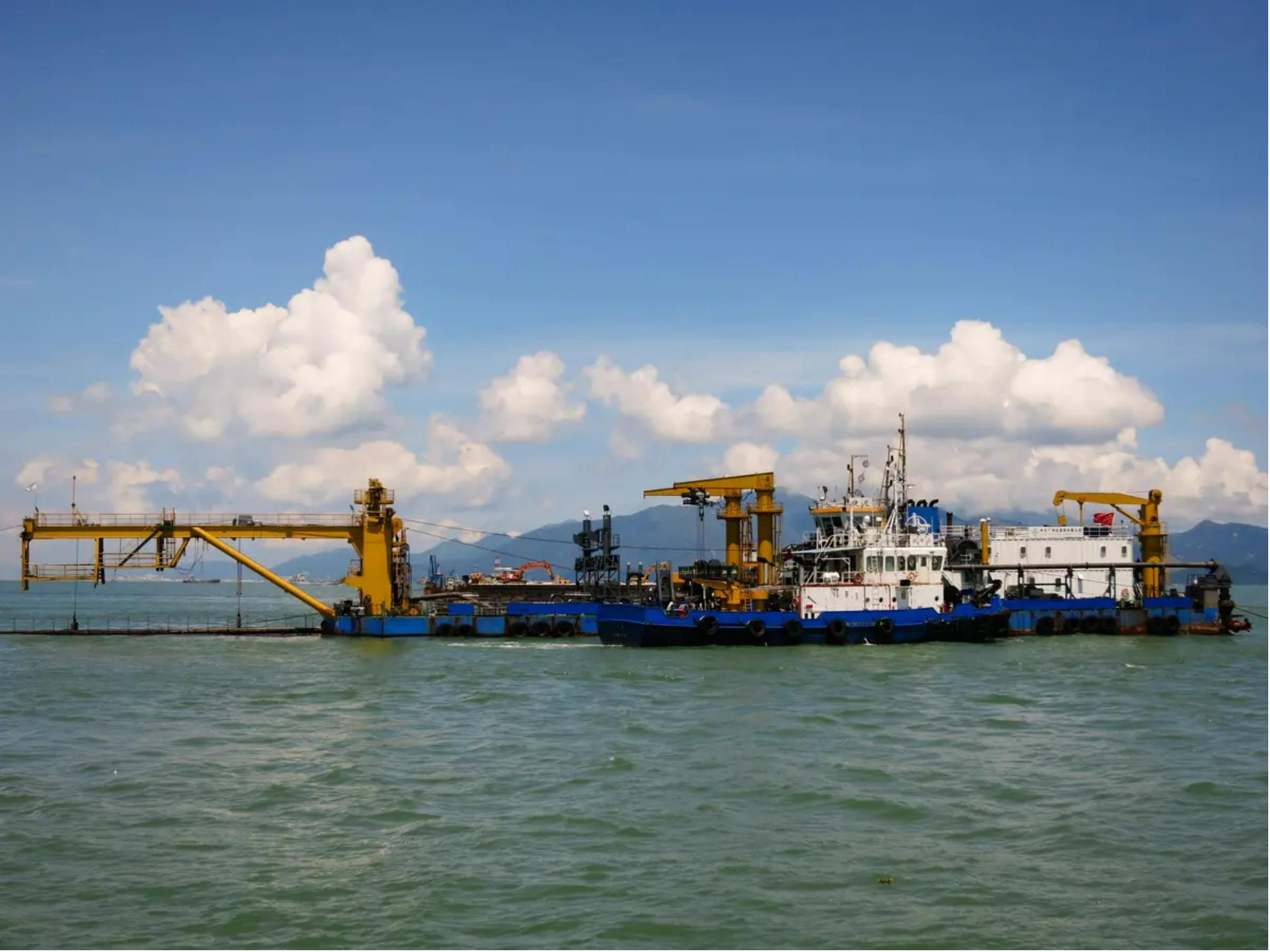 Briefing ngeunaan aplikasi Φ400mm Full Floating Discharge Hoses di situs konstruksi pulo-torowongan Proyék Sasak Hong Kong-Zhuhai-Macao