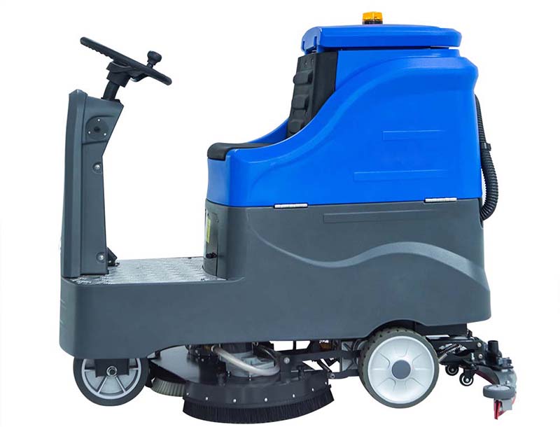 Ride-on floor cleaning machines
