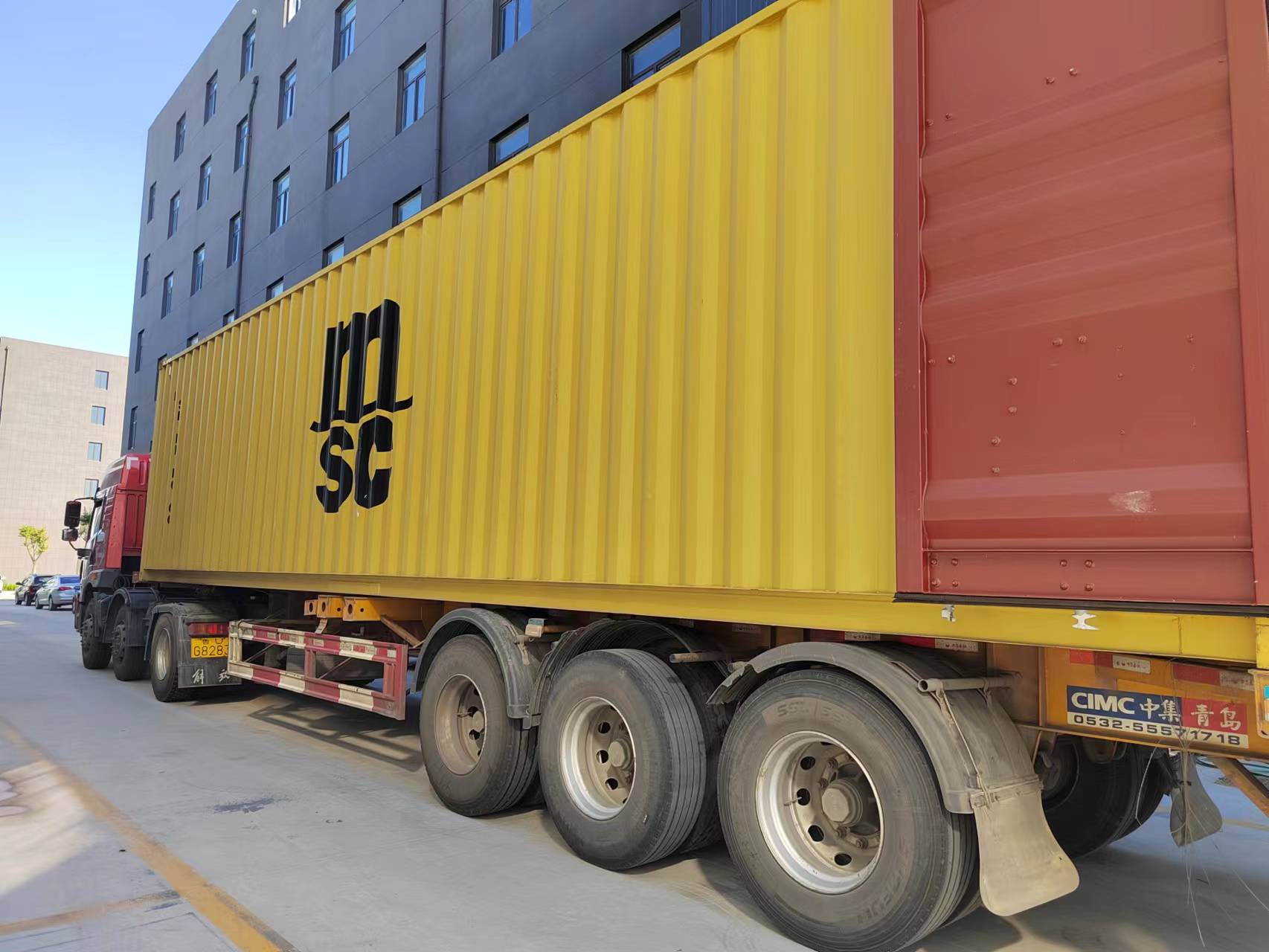 Два контейнери до Індії для віконної машини CGMA