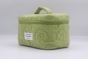 2023 Hot Sell eco-friendly Canvas Light Green Large Capacity Portable Printing Flower Travel Bag Cosmetic Pouch Makeup Storage