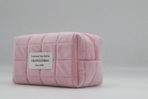 2023 New Arrival Custom Logo Flannel Cute Cosmetic Bag Eco-friendly Flannelette Makeup Pouch