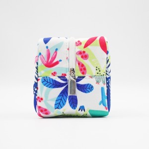 Colorful Polyester Makeup Bag Zipper Closure Durable Cosmetic Bag