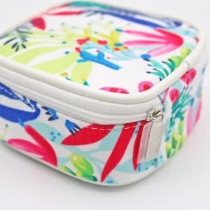 Colorful Polyester Bag Handle Zipper Closure Durable Cosmetic Bag For Unisex