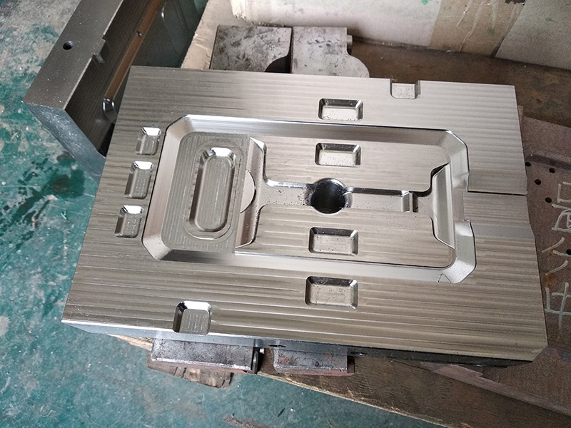 CNC machining of hardened and quenched moulds