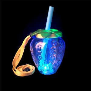 Charmlite Sparkle Plastic Strawberry Cup with LED Function 16oz