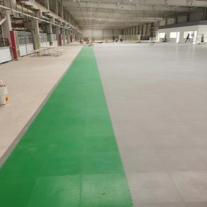 Priemyselné a komerčné použitie Protišmykové zámkové PVC podlahové dlaždice