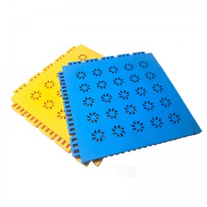 Carreaux de sol en plastique de verrouillage PO doux suspendus multicolores pour terrain de balle de sport
