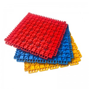 Ladrilhos de piso de plástico suspensos multicoloridos PO macios para quadra de bola esportiva